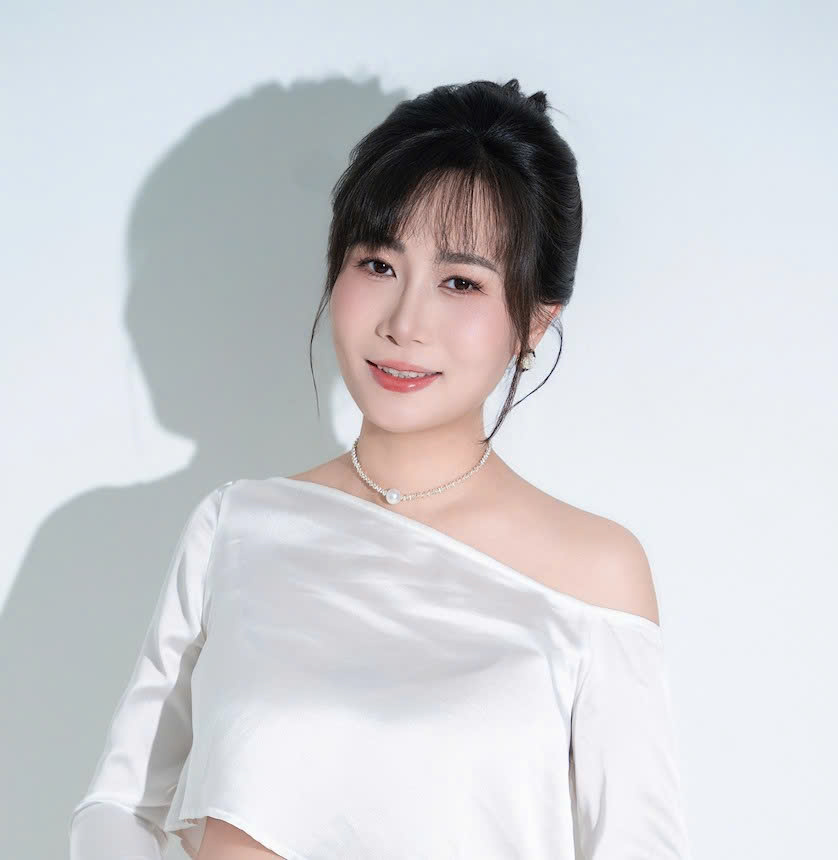 HỒNG NHUNG LAPARI VÀ KHOẢNH KHẮC DÁM BƯỚC RA KHỎI VÙNG AN TOÀN