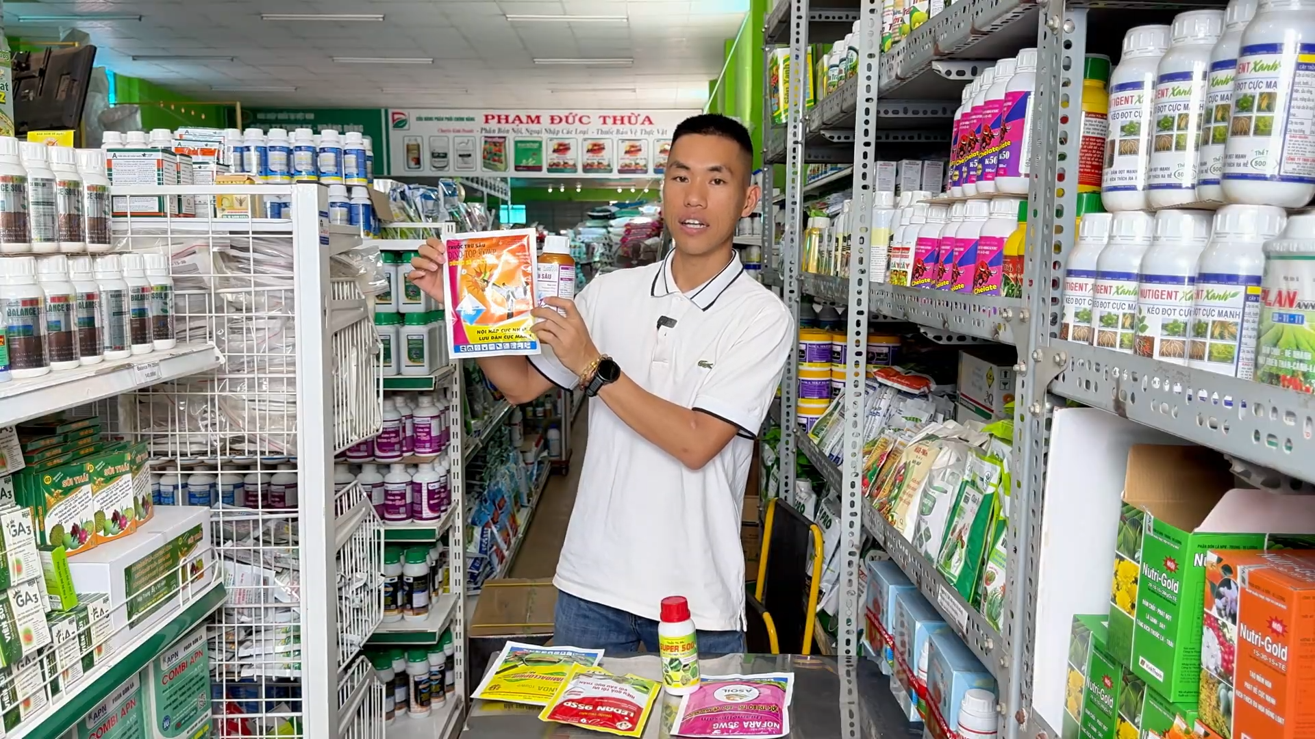 Hành trình hơn 7 năm phụng sự nông dân Việt bằng canh tác hữu cơ thực chất của Phạm Đức Thiện.