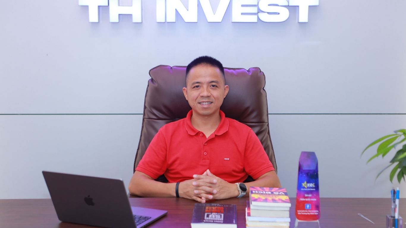 TRẦN QUỐC HOÀN VÀ SỰ THAY ĐỔI TỈNH TÁO: KHI MỘT QUYẾT ĐỊNH ĐỦ CHẬM LẠI CÓ THỂ GIỮ NGUYÊN CẢ MỘT CUỘC ĐỜI