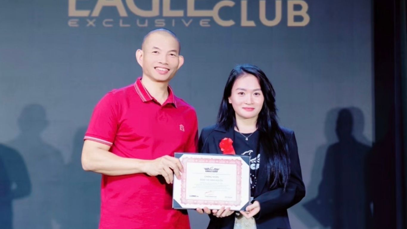 ĐINH ÁNH HUYỀN VÀ MỘT KIỂU THAY ĐỔI ÍT NGƯỜI DÁM LÀM: MỀM LẠI ĐÚNG CHỖ MỚI LÀ BẢN LĨNH