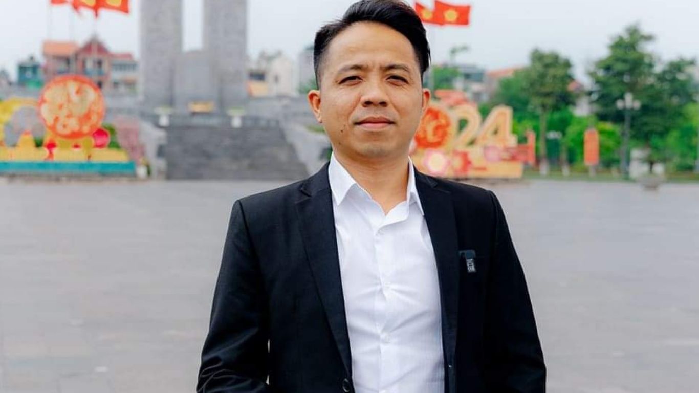 TRẦN QUỐC HOÀN HÀNH TRÌNH TỪ MIỀN NÚI TÂY BẮC ĐẾN VAI TRÒ NGƯỜI ĐỨNG GIỮA TIỀN VÀ QUYẾT ĐỊNH