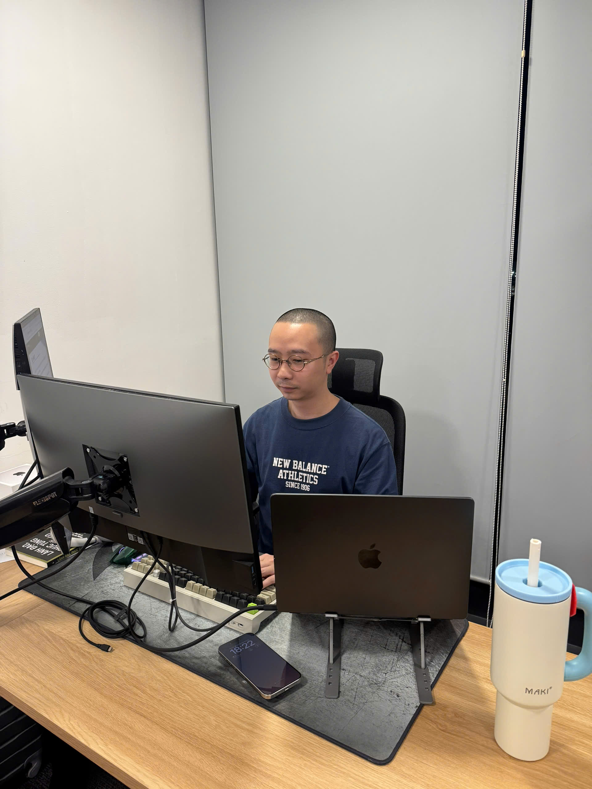 LÊ ĐỨC ANH TỪ “ĐÁY RỖNG” Ở MỘT QUÁN BAR HÀ NỘI ĐẾN HÀNH TRÌNH ĐƯA QVID VÀO TOP 5 VIDEO AI TOÀN CẦU