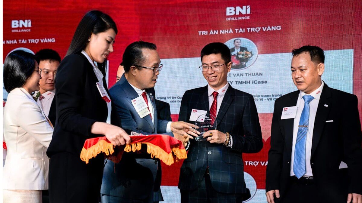 Hồ Văn Quý là ai? Hành trình vượt nghịch cảnh và chế tác giá trị bền vững từ trang sức mỹ nghệ Việt