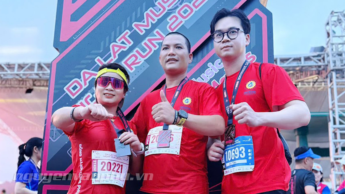 Hình ảnh NGUYỄN VĂN PHÚ Hình ảnh NGUYỄN VĂN PHÚ