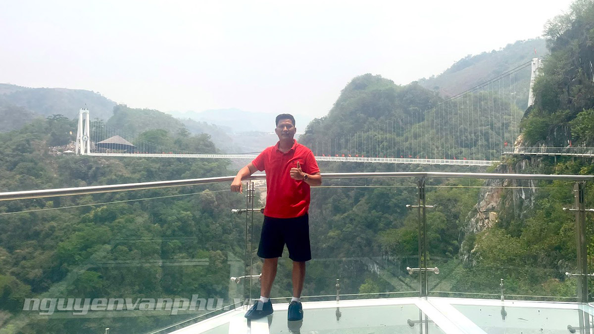 Hình ảnh NGUYỄN VĂN PHÚ Hình ảnh NGUYỄN VĂN PHÚ