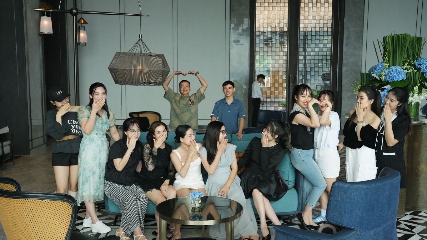 NGUYỄN THỊ LAN PHƯƠNG - CEO SANG TRỌNG QUYẾN RŨ VÀ 18 NĂM KINH DOANH ONLINE MỸ PHẨM CAO CẤP, THỰC PHẨM CHỨC NĂNG HÀN QUỐC