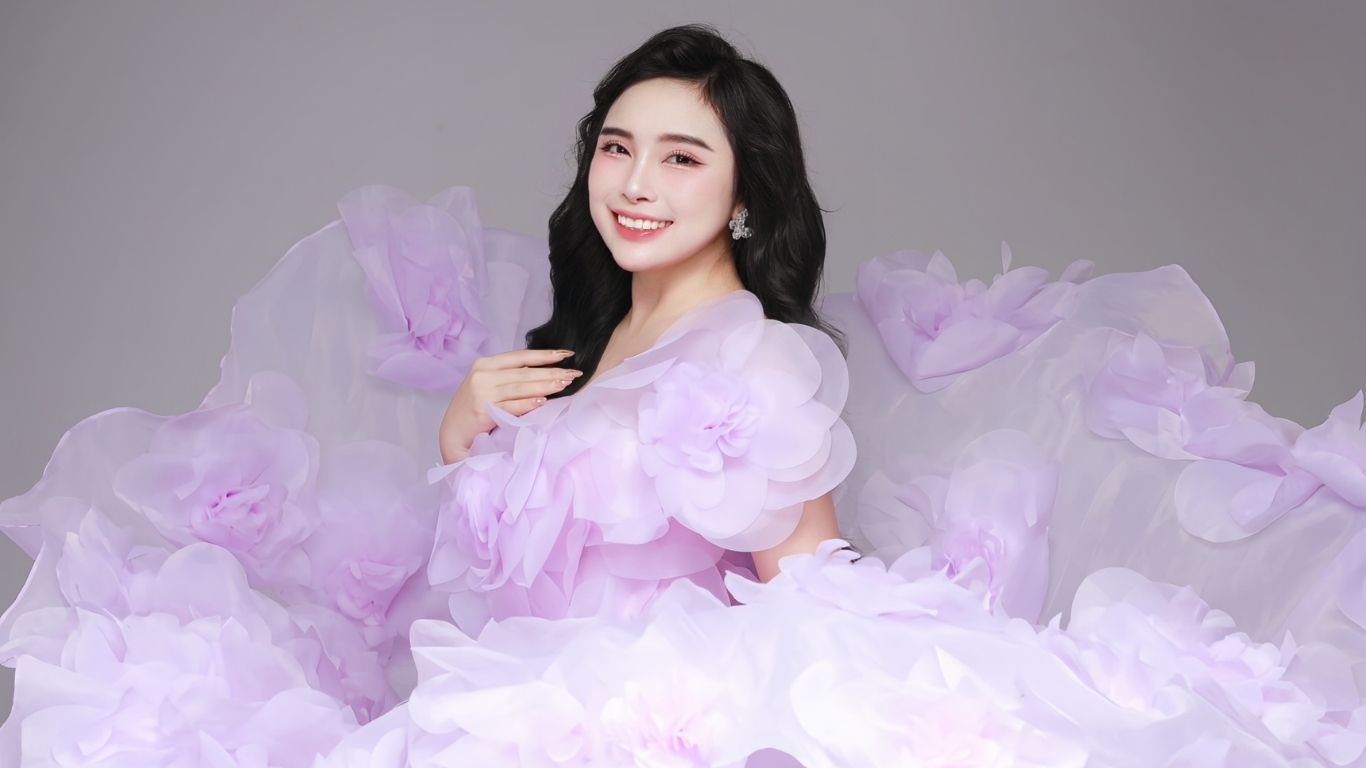 LƯƠNG Y HUÊ THỊ LÀ AI? NGƯỜI KIẾN TẠO HÀNH TRÌNH HỒI SINH THÂN - TÂM - SẮC CHO NỮ DOANH NHÂN VIỆT LƯƠNG Y HUÊ THỊ LÀ AI? NGƯỜI KIẾN TẠO HÀNH TRÌNH HỒI SINH THÂN - TÂM - SẮC CHO NỮ DOANH NHÂN VIỆT