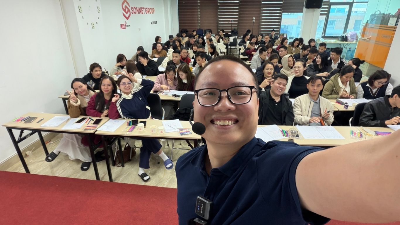 PHẠM ANH CHIẾN – THAY ĐỔI KHÔNG BẮT ĐẦU TỪ THAM VỌNG, MÀ TỪ KHOẢNH KHẮC BẠN THÔI TỰ DỐI MÌNH PHẠM ANH CHIẾN – THAY ĐỔI KHÔNG BẮT ĐẦU TỪ THAM VỌNG, MÀ TỪ KHOẢNH KHẮC BẠN THÔI TỰ DỐI MÌNH