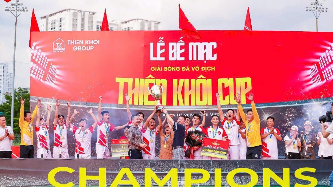 ĐINH ÁNH HUYỀN VÀ MỘT KIỂU THAY ĐỔI ÍT NGƯỜI DÁM LÀM: MỀM LẠI ĐÚNG CHỖ MỚI LÀ BẢN LĨNH